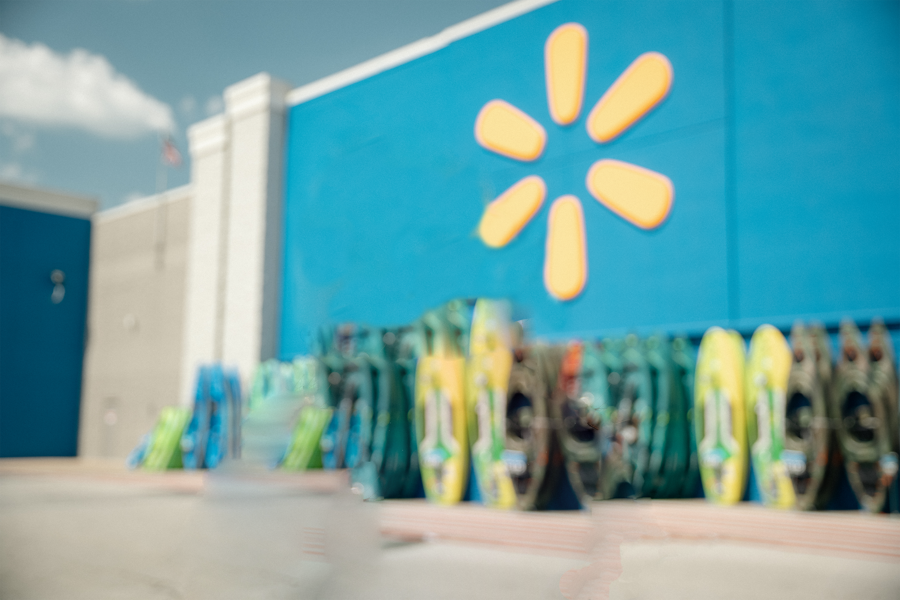 @cms.careers.walmart.com/content/dam/careers/home/Merchant_back.png